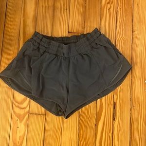 Army Green lululemon hotty hot short 2.5 in